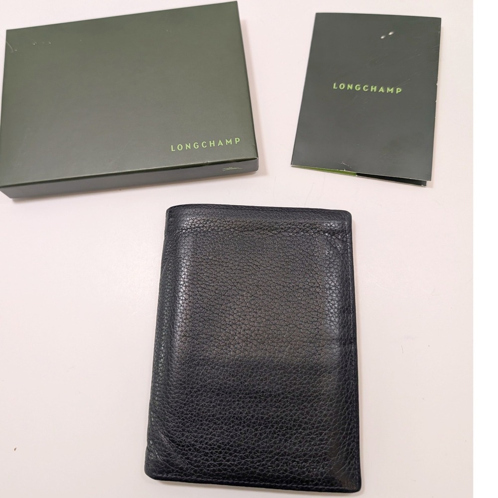 Longchamp Large Mens Black Pebbled Leather Trifold Wallet & Passport w Box